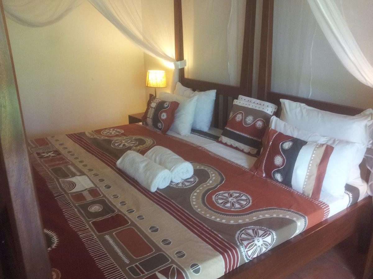 Airport Guesthouse 恩德培 外观 照片