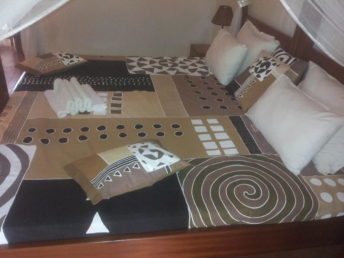 Airport Guesthouse 恩德培 外观 照片