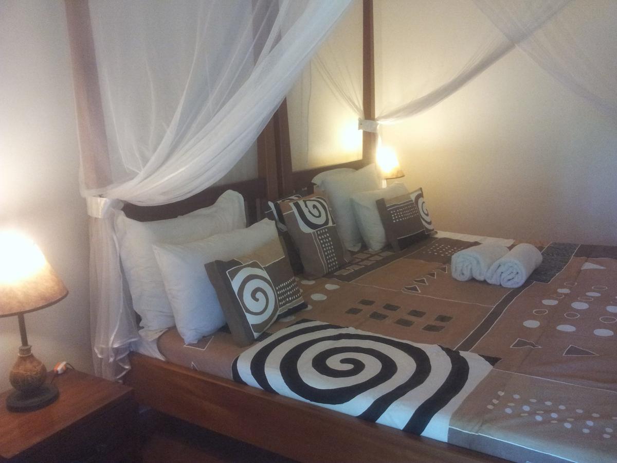 Airport Guesthouse 恩德培 外观 照片